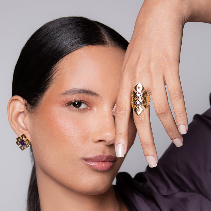 Curved Endless Knot Ring